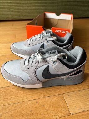 NEW - Nike Men's Air Pegasus Golf Shoes